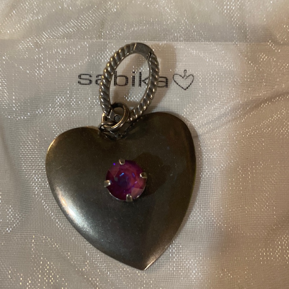 Sabika heart pendant